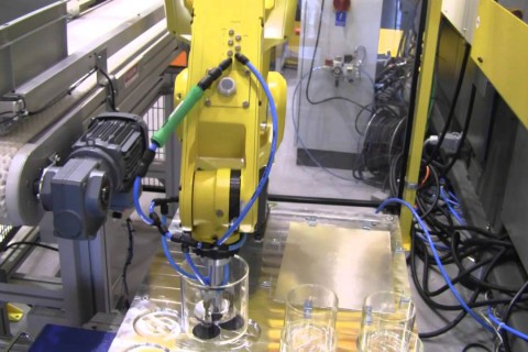 Zautomatyzowane gniazdo produkcyjne z wtryskarką FANUC Roboshot Alpha-S100iA